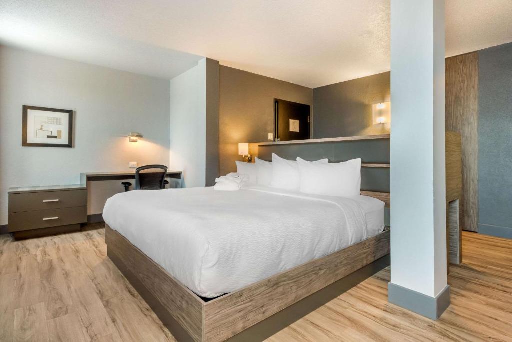 Postel nebo postele na pokoji v ubytování Hotel Quartier, Ascend Hotel Collection