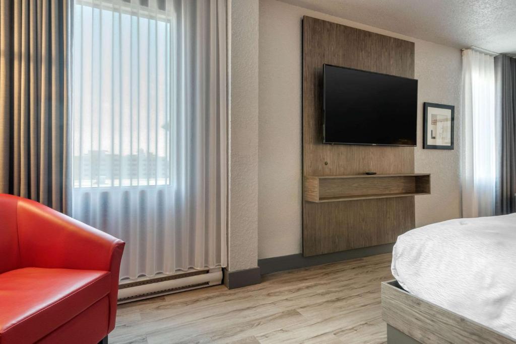 TV a/nebo společenská místnost v ubytování Hotel Quartier, Ascend Hotel Collection