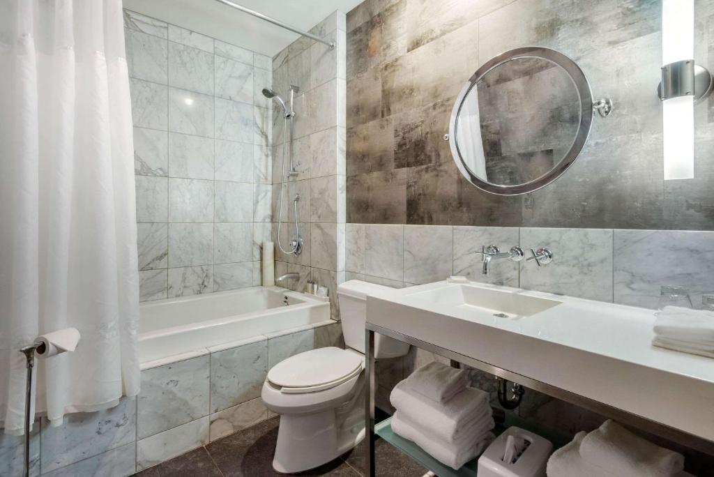Koupelna v ubytování Hotel Quartier, Ascend Hotel Collection