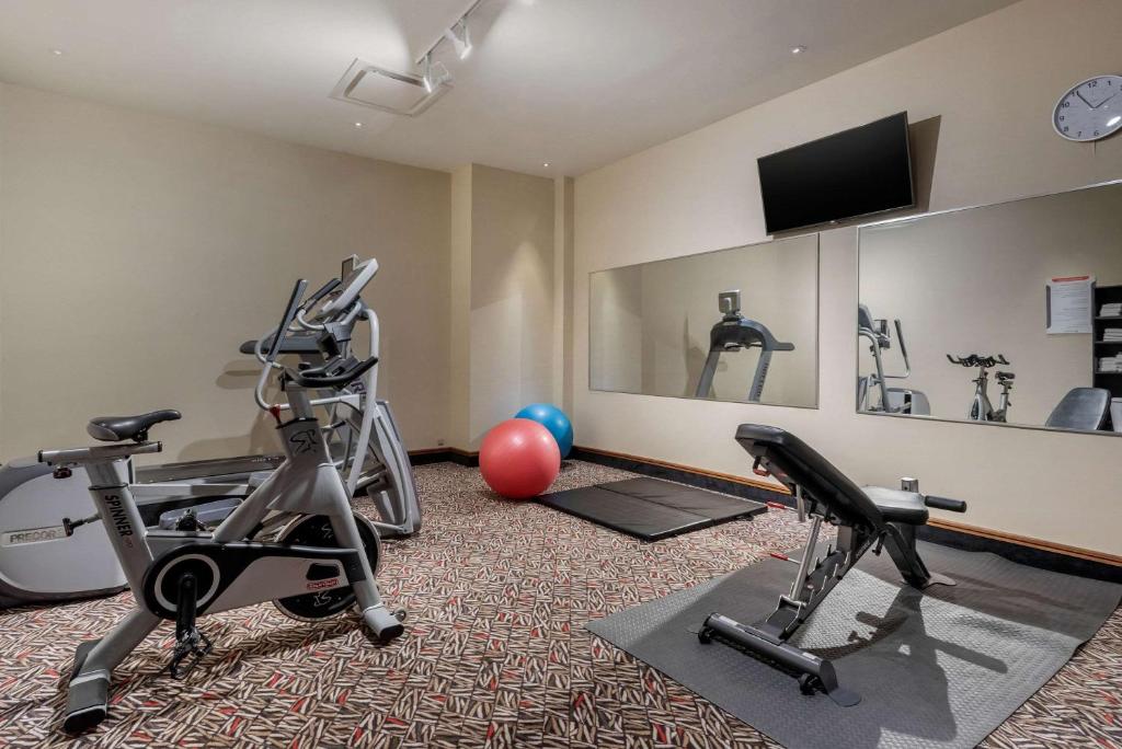 Fitness centrum a/nebo fitness zařízení v ubytování Hotel Quartier, Ascend Hotel Collection