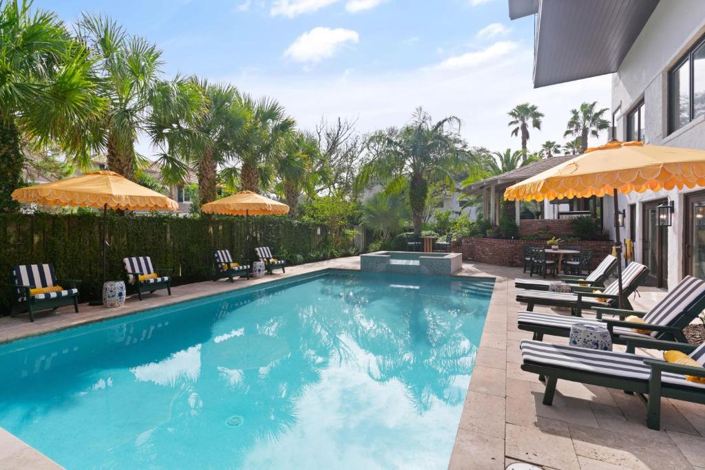 Πισίνα στο ή κοντά στο The Tower House at East Beach - 4204 Ninth Street