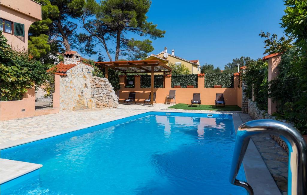 Swimmingpoolen hos eller tæt på Apartment Jadrija With Sea View 08