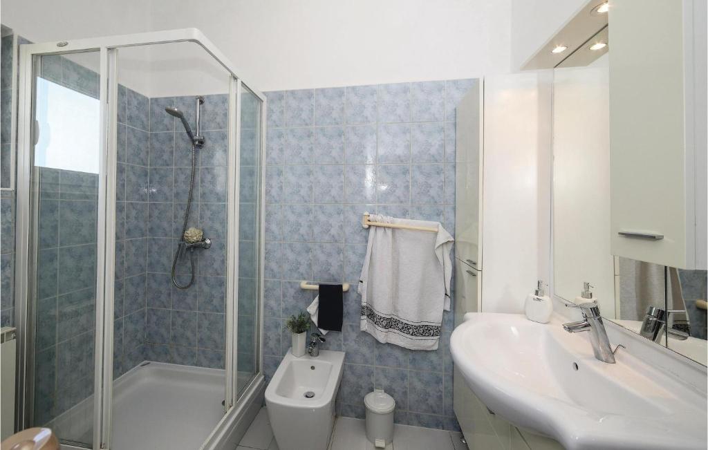 Kúpeľňa v ubytovaní Apartment Obala Spanja Roka Cr
