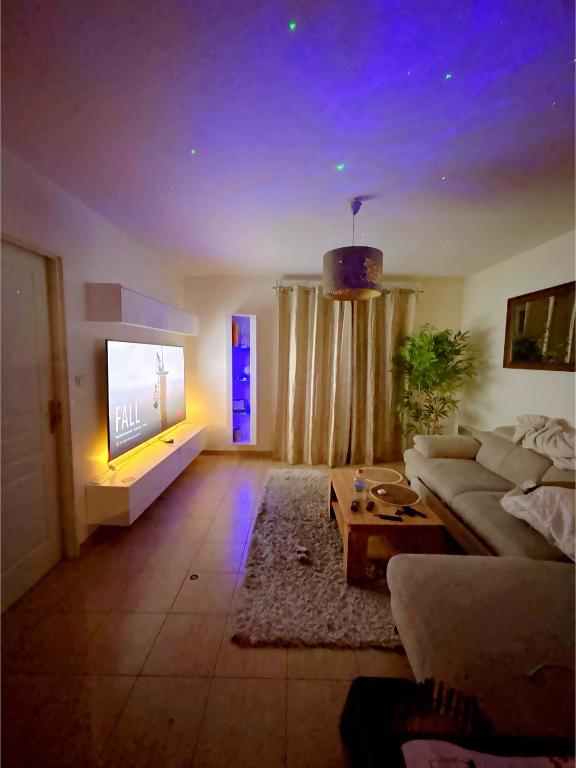 Gallery image of Très jolie F2 cosy 45m2 avec balcon et parking proche Paris in Livry-Gargan