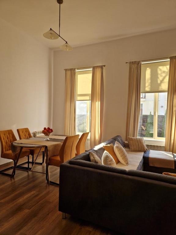 Χώρος καθιστικού στο Casa Sava - ultracentral