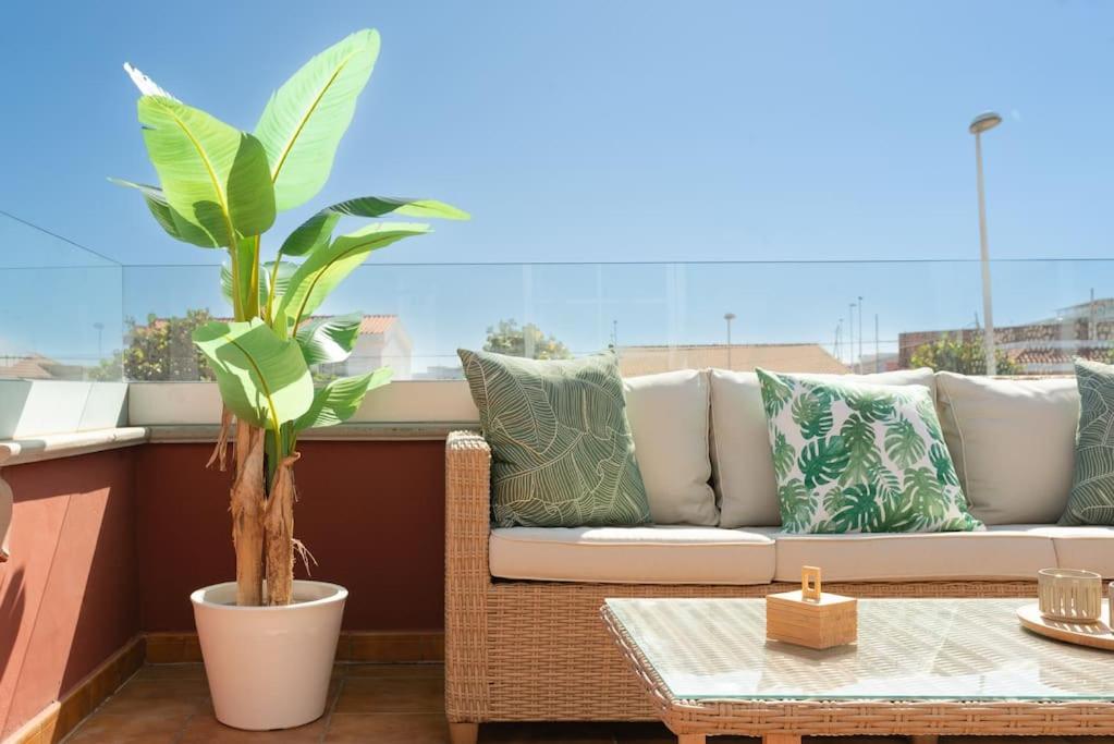 Khu vực ghế ngồi tại Villa con Piscina en la Playa