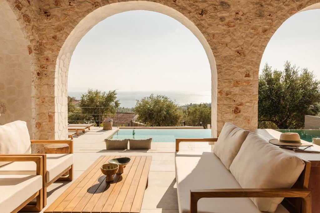Bazén v ubytování Kerami Kefalonia nebo v jeho okolí