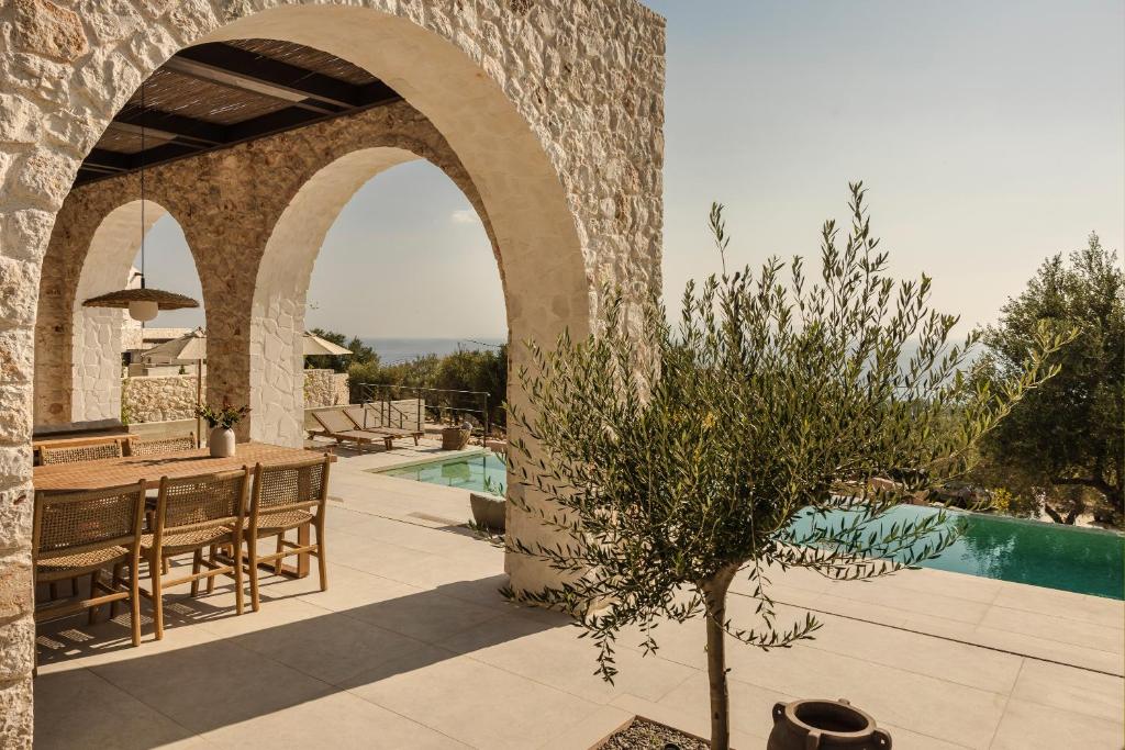 Bazén v ubytování Kerami Kefalonia nebo v jeho okolí