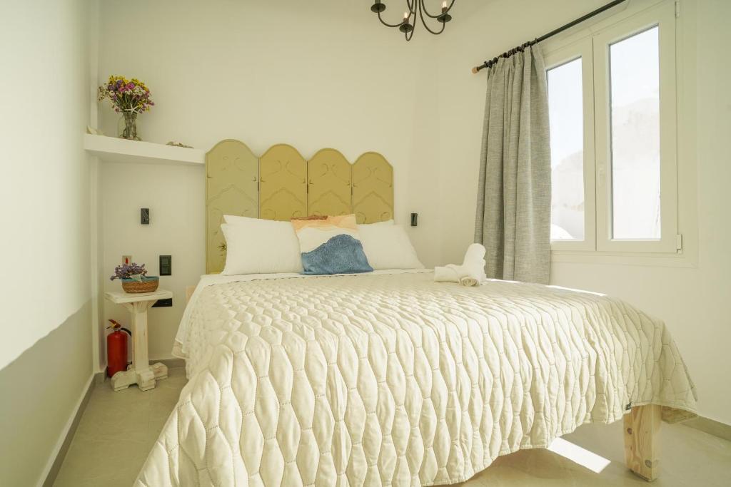 Postel nebo postele na pokoji v ubytování Seabed Suites Mykonos
