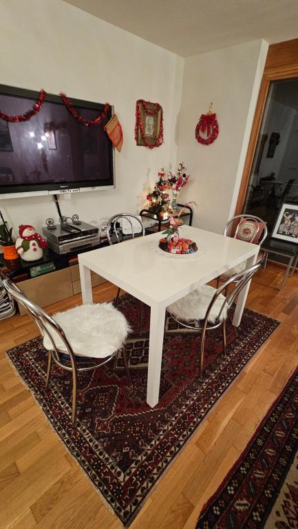 Fotografie z fotogalerie ubytování Appartement meublé à louer à Nax v destinaci Nax