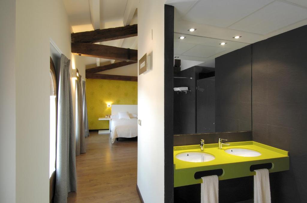Kép Hotel Cienbalcones szállásáról Darocában a galériában