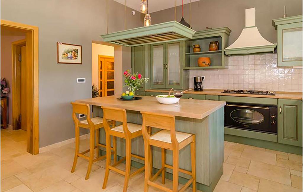Fotografie z fotogalerie ubytování Cozy Home In Prkos With Wifi v destinaci Prkos