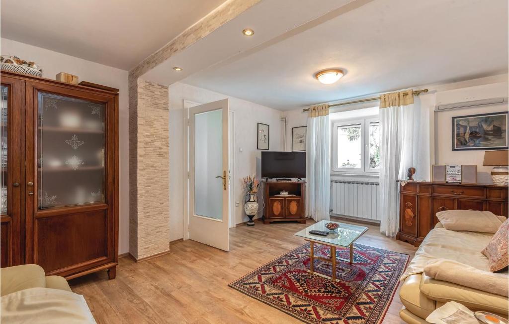 Amazing Apartment In Kostrena With Wifi - Three-Bedroom Apartment