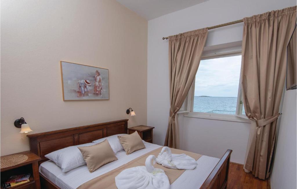Posteľ alebo postele v izbe v ubytovaní 4 Bedroom Lovely Home In Orebic