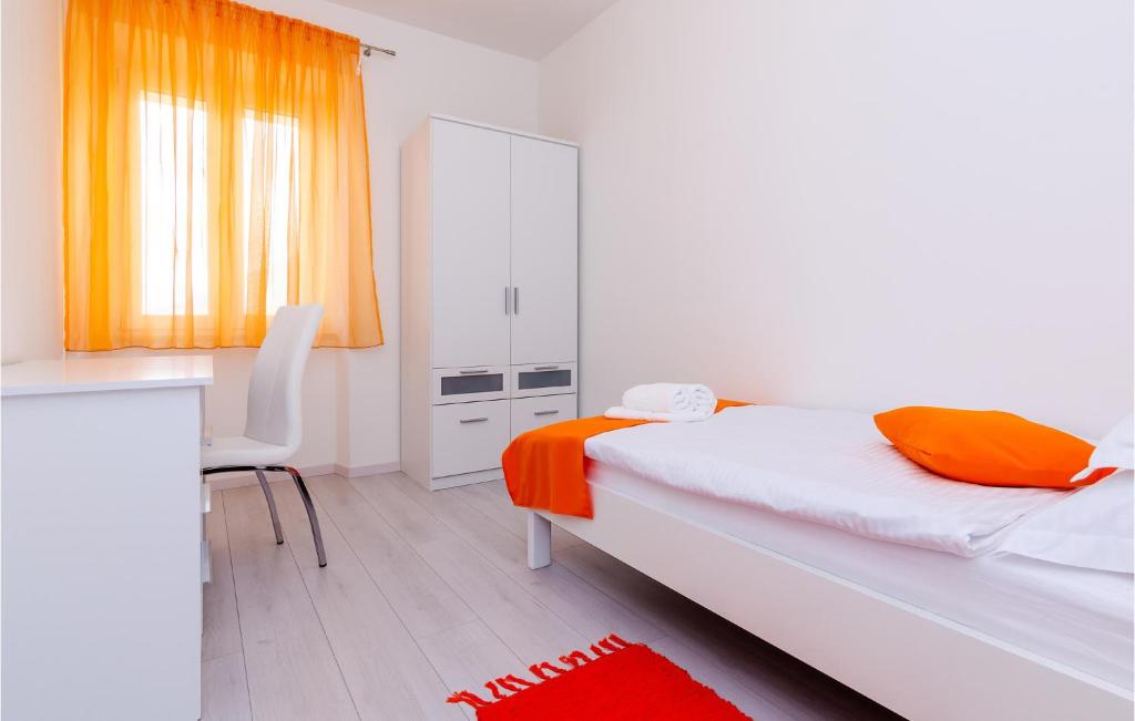 Posteľ alebo postele v izbe v ubytovaní Amazing Home In Gruda With Wifi