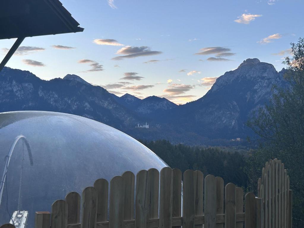 Nespecifikovaný výhled na hory nebo výhled na hory při pohledu z luxury tent
