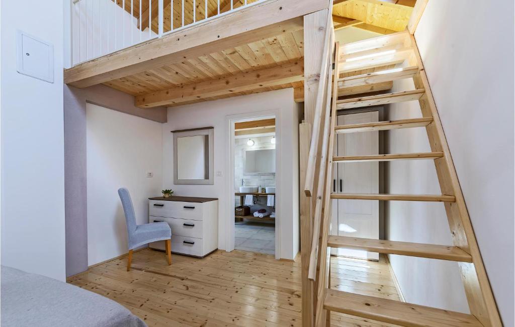 Zdjęcie z galerii obiektu 3 Bedroom Gorgeous Home In Duga Uvala w mieście Mutvoran