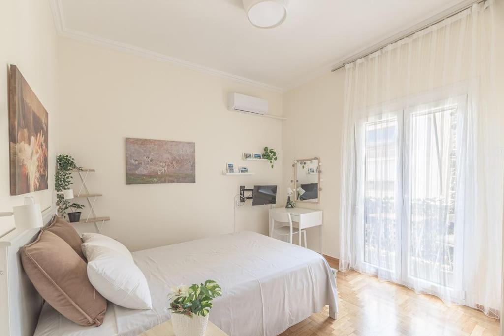 Central Cosy quite 28sm 5th floor balcony over garden 500m Metro Evangelismos