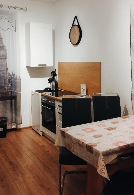 Kuchyň nebo kuchyňský kout v ubytování Ferienwohnung Stainach