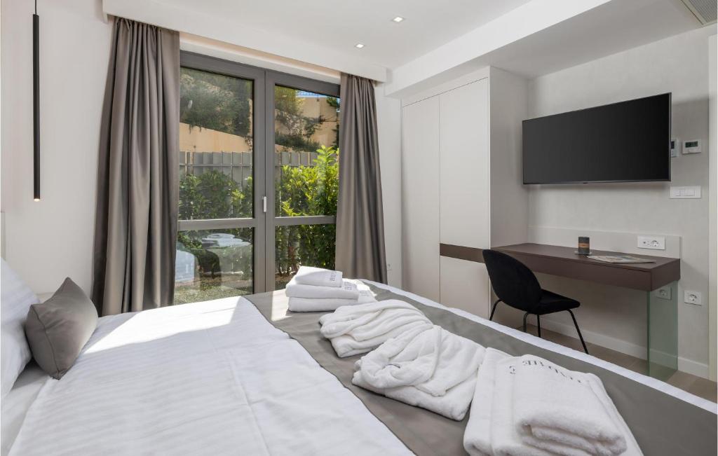 Posteľ alebo postele v izbe v ubytovaní Pet Friendly Apartment In Krk With Wifi