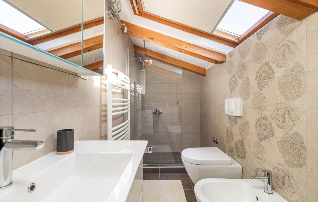 Kúpeľňa v ubytovaní 4 Bedroom Cozy Home In Matulji