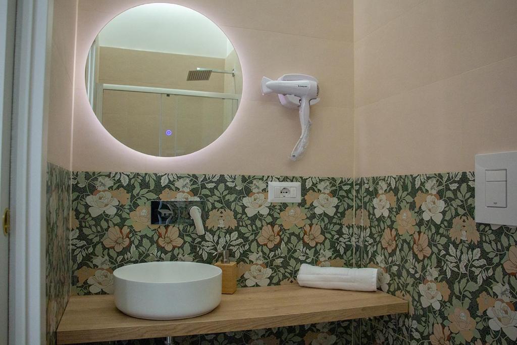 WANDERLUST SPACCANAPOLI Points Of View - 10