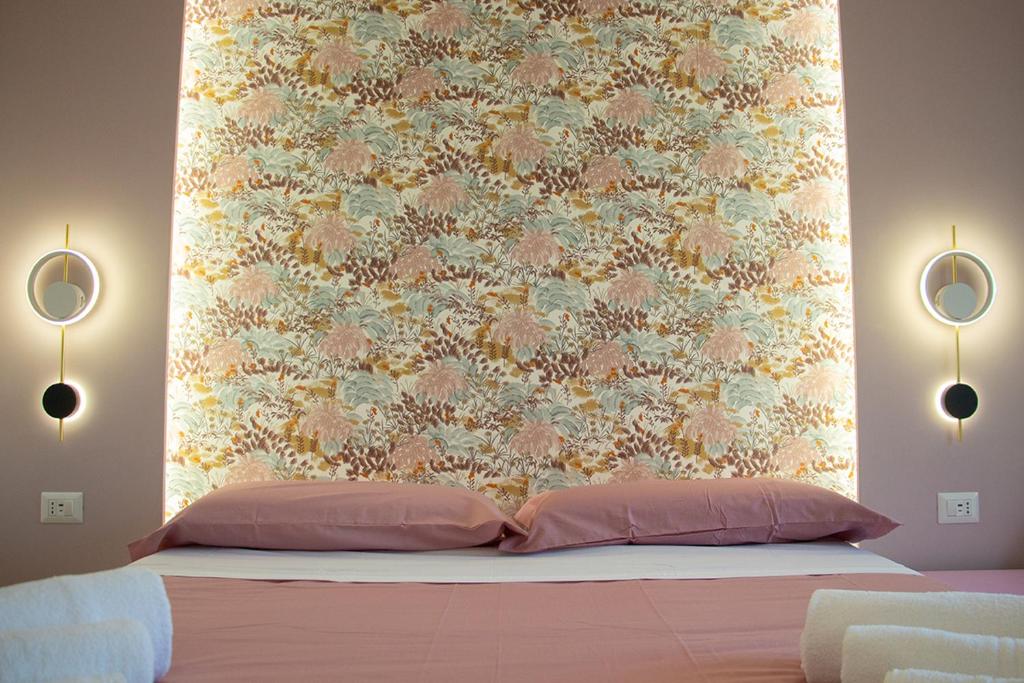 WANDERLUST SPACCANAPOLI Points Of View - 1