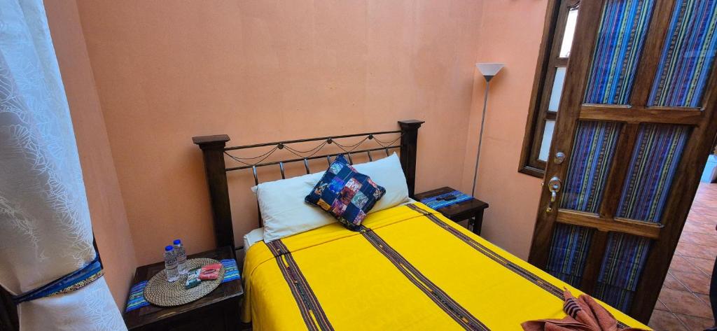Hotel Casa Sofia - Single Room With Shared Bathroom