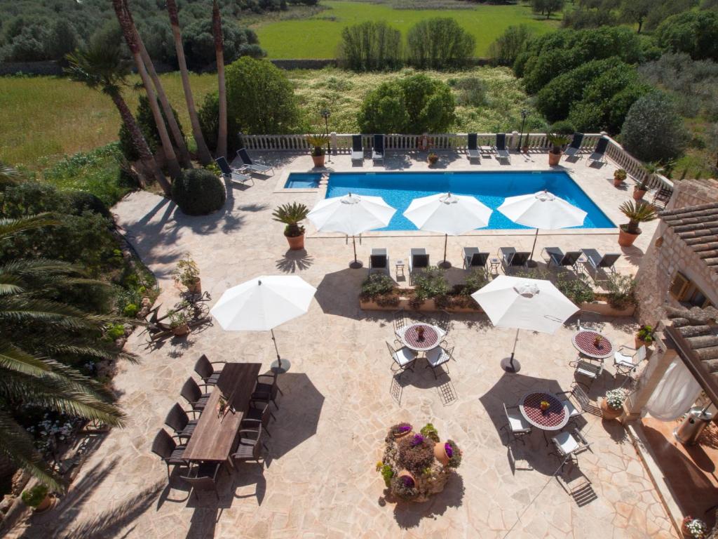 Bazén v ubytování Agroturismo S Hort de Can Carrio AG226 nebo v jeho okolí