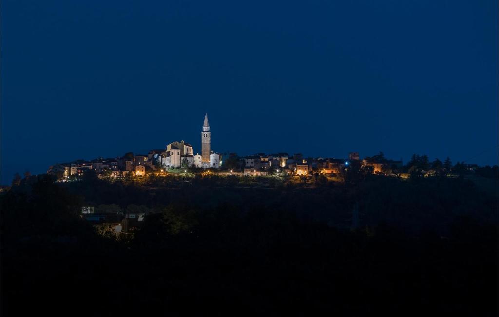 Výhľad na mesto Buje alebo výhľad na mesto priamo z dovolenkového domu