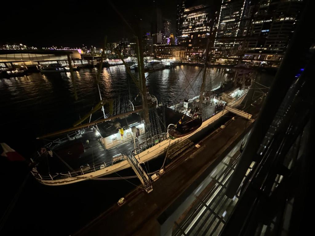 Penthouse apartment with stunning Harbour views - Resim 30