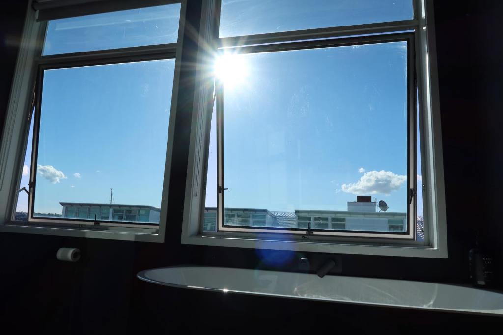 Penthouse apartment with stunning Harbour views - Resim 21