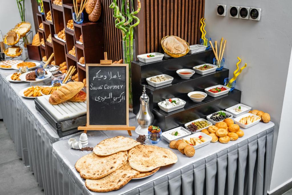 Jídlo v hotelu nebo okolí