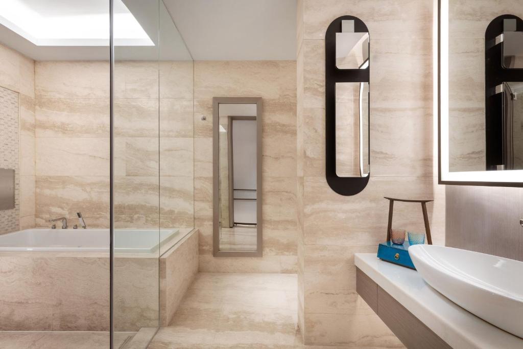 Koupelna v ubytování Midea Shunde, a Tribute Portfolio Hotel