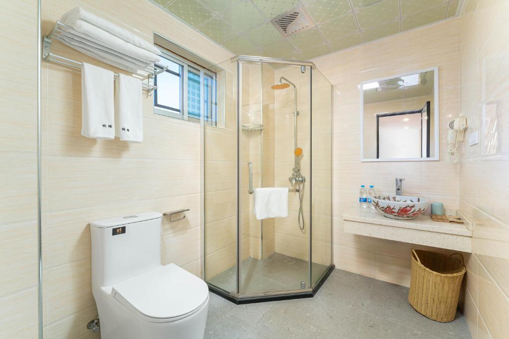 Vannituba majutusasutuses Guilin Camphor Country House -Free pick up service