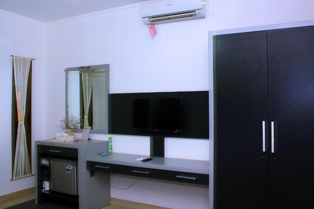 Villa Rumah Putih Abu Abu - 12