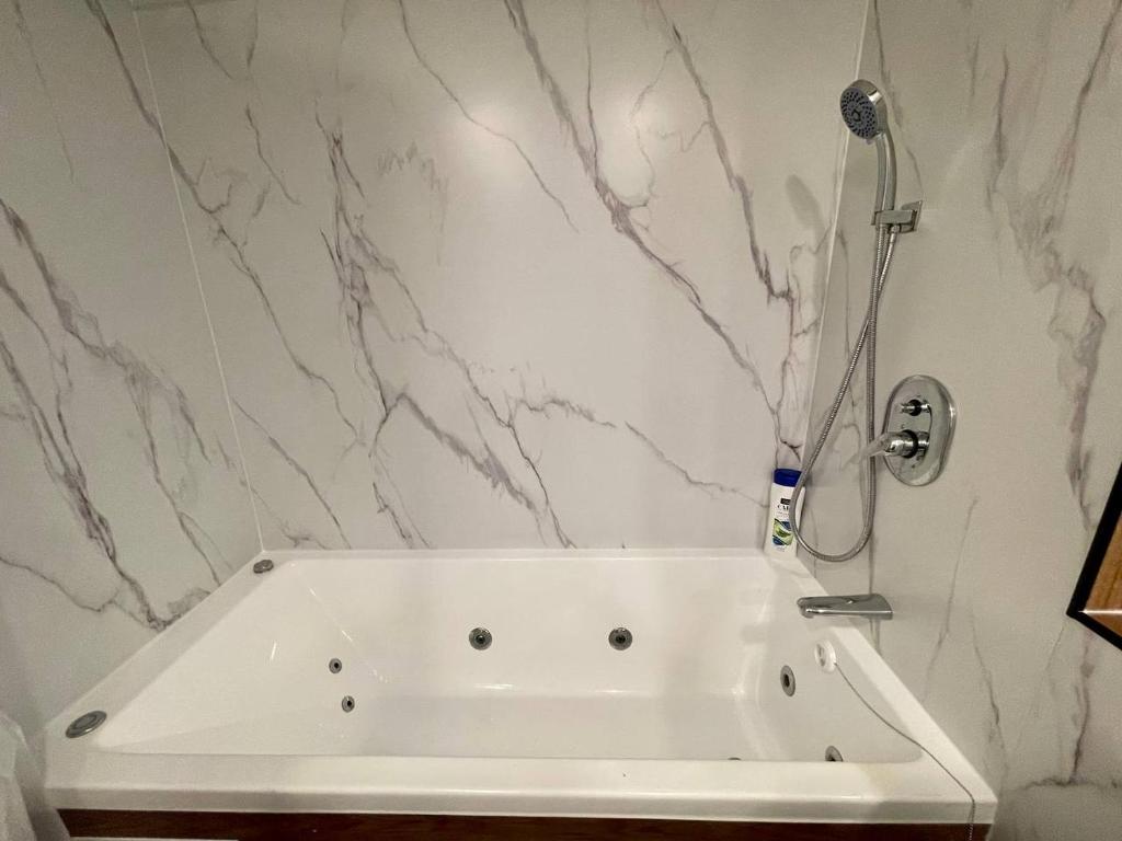 C Tower Apartments - Studio Mit Spa -Bad