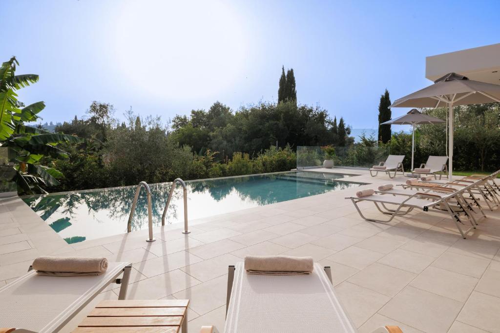 Bazén v ubytování My Mediterranean Luxury Villa with Swimming Pool nebo v jeho okolí