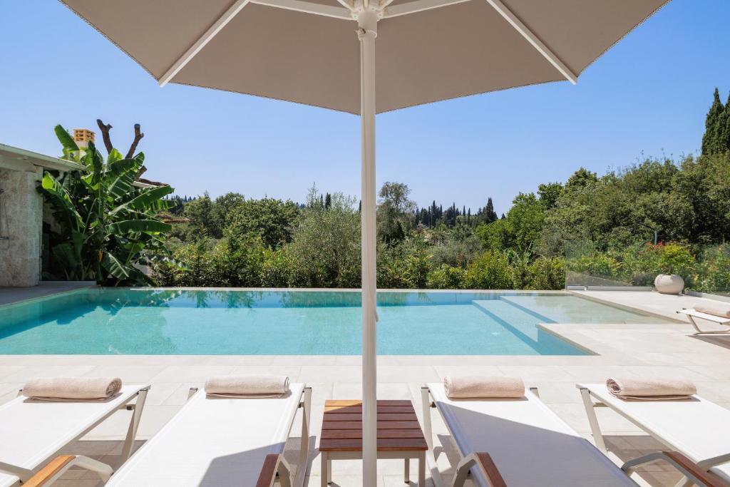 Bazén v ubytování My Mediterranean Luxury Villa with Swimming Pool nebo v jeho okolí