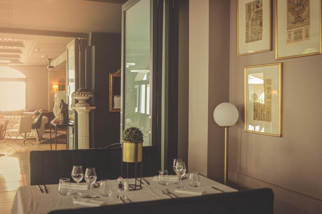 Nápoje v ubytování Hotel Restaurant du Parc en Bord de Rivière