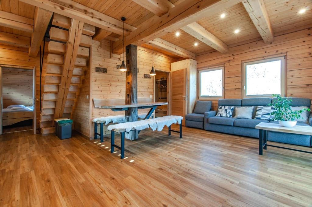 Posezení v ubytování Log House Natura