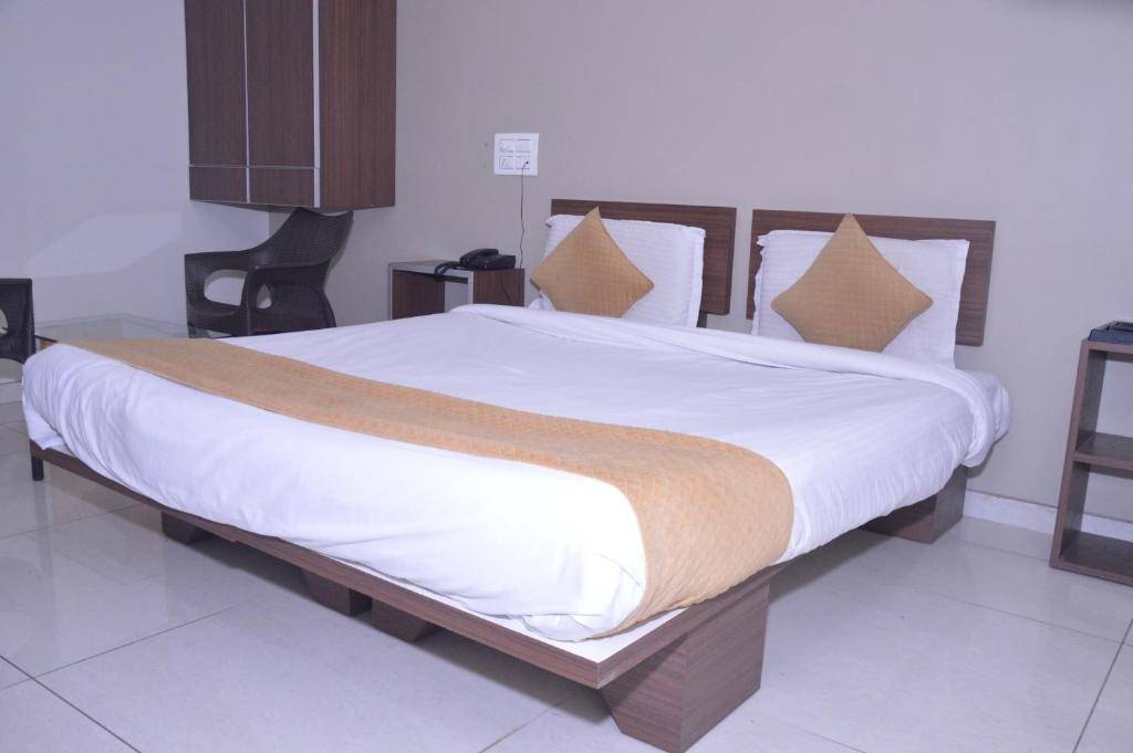 HOTEL INDRANI - Deluxe Double Room