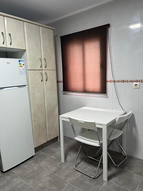A kitchen or kitchenette at Alojamientos La Menúa