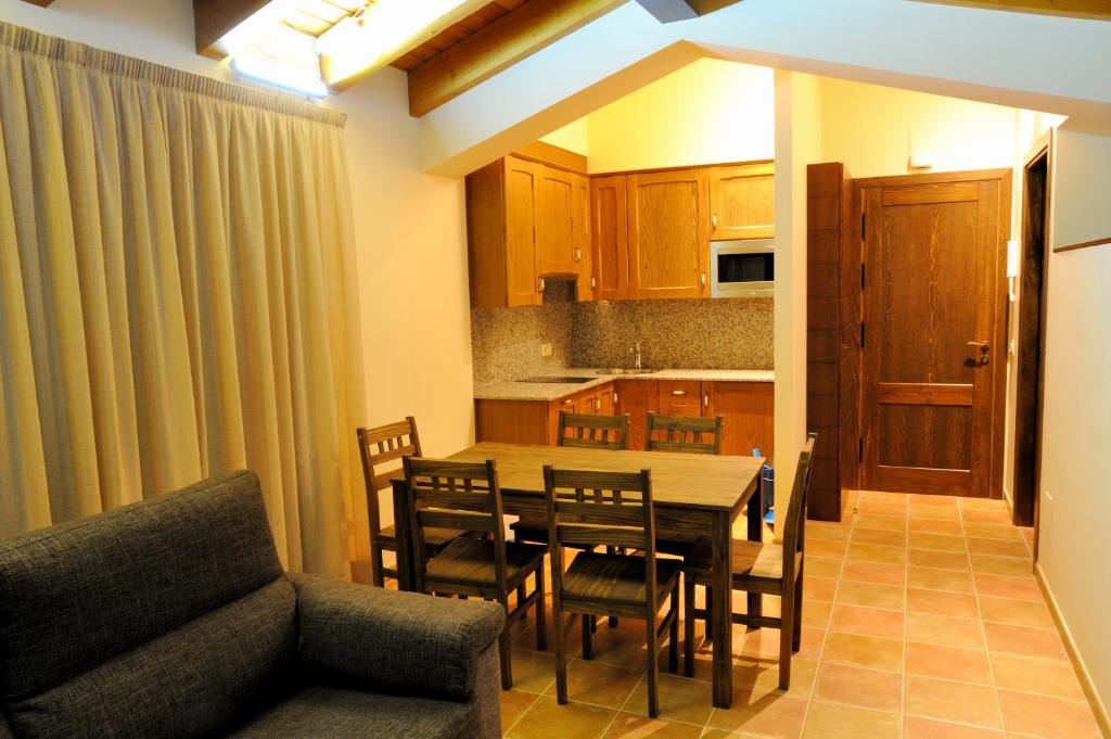 Kuchyň nebo kuchyňský kout v ubytování Apartaments Cal Climent