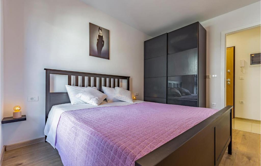 Posteľ alebo postele v izbe v ubytovaní Lovely Apartment In Banjole