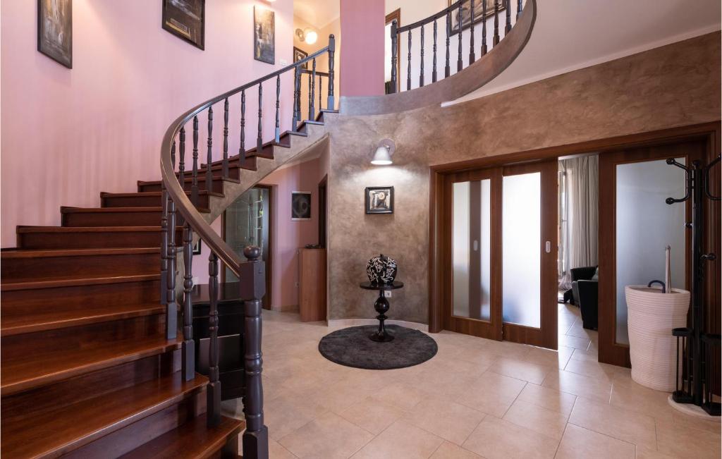 Fotografie z fotogalerie ubytování Awesome Home In Sumber v destinaci Šumber
