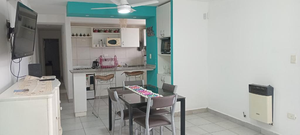 Η κουζίνα ή μικρή κουζίνα στο Departamento el estadio