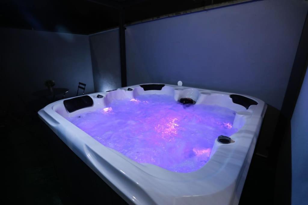 Fotografie z fotogalerie ubytování duplex chaleureux avec spa privé ve Štrasburku