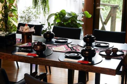 Fotografie z fotogalerie ubytování Malama Monstera 6名 BBQ ペット可 ビーチ ゴルフ 芝生の庭 観葉植物 リラックス v destinaci Isumi