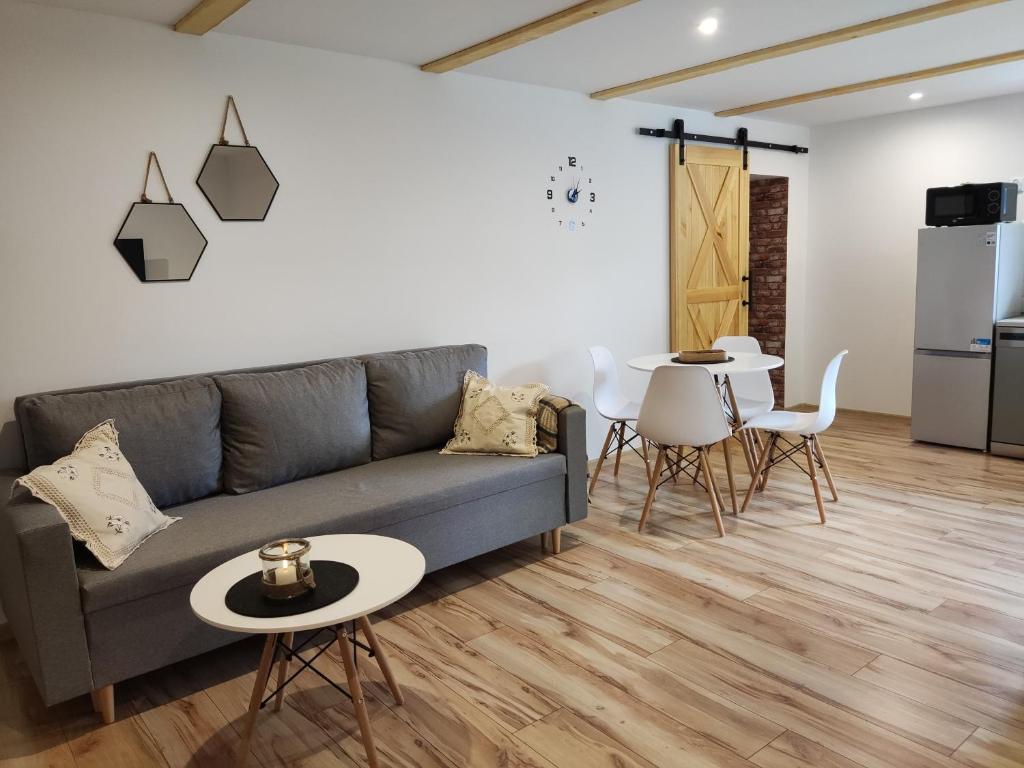 Χώρος καθιστικού στο Apartamenty u Gumisia "Gumisiówka" mała agroturystyka Kłodzko Jaszkowa Górna